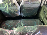 後部座席も十分な広さがあります!シートを倒せば荷物もさらに沢山積めますね♪