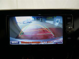 バックガイドモニターで、後方を確認しながら安心して駐車することができます。運転初心者も熟練者も必須の機能ですよ!