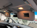 運転席&助手席照明付きバニティミラー