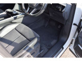Audiのインテリアはエクステリア同様、優れたデザイン性とクオリティ、そして機能性を兼ね備えております。