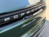 LED テールライト、PORSCHE ロゴレタリング付き