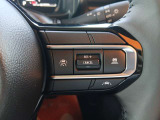 【アダプティブクルーズコントロール】ステアリングのACCスイッチを操作すると、ステレオカメラで先行車との距離を測定。加速・減速・停止まで自動追従!高速道路や渋滞時走行の運転操作の負担を軽減します。