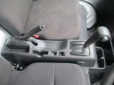 4WD/オートマ/ワンオーナー/エアコン/パワーウィンドウ/エアバッグ/衝突被害軽減ブレーキ/CD再生/AM・FMラジオ/作業灯/3方開/ドアバイザー