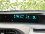 視認性の高いメーター類で、運転に必要な情報を的確に把握できます。運転に集中できる、シンプルなデザインです。