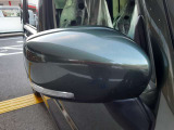 デザイン性だけでなく、ドライバーの巻き込み防止など安全運転をサポート致します!周囲からの視認性にも優れていて安心です!