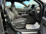 しっかりフィットし、骨盤が立つような姿勢で運転することで、運転中の疲労軽減に効くシートです