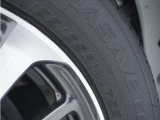 ◆アルミホイール装着車です!これで足元まわりもおしゃれにきまります!