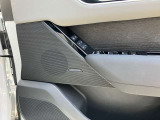 MERIDIANデジタルサウンドシステム装備。コンサートのような臨場感溢れる音響空間を実現します。