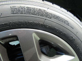 タイヤのサイズは、155/65R14です。