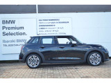 お車のお見積りと合わせましてBMW自動車保険のお見積もご用意致します。BMW/MINI車オーナー様へ向けたBMWだけの特典がございますBMW自動車保険につきましてもお気軽にご相談下さい。