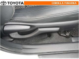 運転席シート上下アジャスター付き。ドライバーの背丈に合わせて調整できます。
