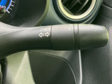 操作しやすいウインカーレバーは、安全な車線変更をサポートします。直感的に操作でき、運転に集中できます。細部までこだわりが感じられます。