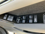 メモリー機能付フルパワーシート装備。三名までのシートポジションを記憶するメモリー機能付きのフルパワーシートです。