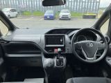 見通しのよいすっきりとした視界で、誰でも運転しやすいです。運転のしやすさは疲れにくさにも繋がりますよ♪