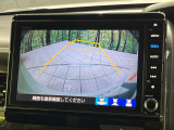 【バックカメラ】駐車時に後方がリアルタイム映像で確認できます。大型商業施設や立体駐車場での駐車時や、夜間のバック時に大活躍!運転スキルに関わらず、今や必須となった装備のひとつです!