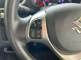 運転中、前方から目線をそらすことなくオーディオ等の操作が可能な便利機能もついています!!