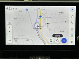 詳細な地図情報が表示され、スムーズなルート検索をサポートします。最新の交通情報も確認でき、安全運転を後押しします。