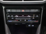 左右独立温度調整式フルオートエアコンを装備。AUTO・SYNC機能により、快適な室内温度を簡単にコントロールできます。
