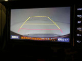 バックモニターで、後方を確認しながら安心して駐車することができます。運転初心者も熟練者も必須の機能ですよ!