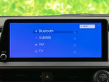 スマートフォン連携機能や多彩なコンテンツを楽しめるナビゲーションシステム。目的地設定や音楽再生もスムーズに行えます。