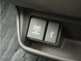 12V電源ソケット、USB接続端子!使いやすい場所に!装備が充実しています♪