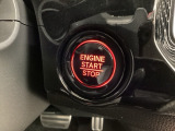エンジンスタートスイッチ☆キーが車内にあれば、エンジンの始動・停止はブレーキを踏んでスイッチを押すだけ!キーを取り出す手間を省き、ワンプッシュでエンジンを操作するので簡単でスムーズです。