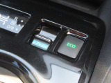 シフトレバー右側にe-pedal(ワンペダルドライブ)機能切り替え、ECOモードONスイッチがあります。
