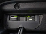 認定中古車保証1年間距離無制限の保証とロードアシスタンスサービスが全車に付帯されています。また、1年間または2年間の延長保証(有償)もご利用いただけます。