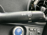 操作しやすいウインカーレバーで、安全な車内空間を演出します。視覚的な確認をサポートし、安心して走行できます。