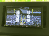 停車中にテレビや映像を楽しめる機能が搭載。休憩時間などにリラックスできます。