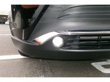 LEDフォグランプ付き。悪天候時にヘッドランプの明かりを補助。優れた安全性の確保に寄与します。