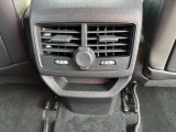 内装クリーニングも施しております。内装の綺麗なお車は気持ちが良くオススメさせていただく1つのポイントになっております。