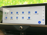 多彩な機能が手のひらの中に。スムーズな操作性で、目的地設定や各種設定を直感的に行えます。快適なドライブをサポートします。