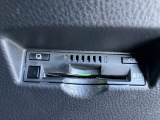 純正ETCでビルトインです。インパネに収まり見た目もスッキリです!高速道路の料金所でお金を用意する手間がいりません!
