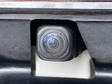 バックカメラで車庫入れラクラク♪♪