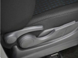 ◆シートハイトアジャスター◆運転席を上下に高さ調節ができます!運転ポジションを体格に合わせてシート調整できます。