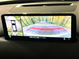 【360&deg;ビューモニター】専用のカメラにより、上から見下ろしたような視点で360度クルマの周囲を確認することができます☆死角部分も確認しやすく、狭い場所での切り返しや駐車もスムーズに行えます。