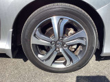 16インチ純正アルミホイールです。タイヤサイズは185/55R16
