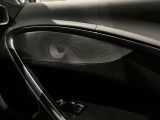 Bowers&Wilkins社製12スピーカーオーディオシステム装備。