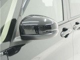 ◆ドアミラーウインカー◆ドアミラーにウインカーを装備しています。対向車に自身の進行方向を合図し安全に運転できます。
