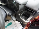 運転席にはドリンクホルダー完備!収納スペースもあって使い勝手良し!!