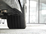 【右前タイヤ状態】 タイヤにつきましては納車前整備の際に弊社判断にて新品交換する場合がございます。