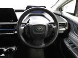 各操作スイッチなどもハンドルから手を放すことなく操作可能で安全運転に支援いたします!