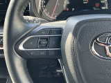 ステアリングスイッチ付きで運転中、前方から目線をそらすことなく、オーディオ等の操作が可能です!