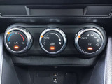 空調はAUTO エアコンですので、温度設定するだけで後は車が管理してくれます。快適な室内空間です!