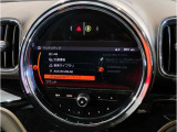 シフトレバー周辺に搭載されたiDrive(ナビのコントローラー)はドライバーの運転姿勢を崩さず、直感的に操作が可能で御座います