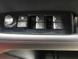 パワーウィンドウのスイッチ等は運転席右側へ集中してます