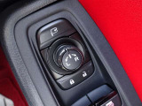 駐車時や狭い道でのすれ違い時に気を使うミラー。電動格納式ドアミラーはそんな時に便利です。