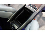 メルセデスジャパンが定めるサーティファイドカー(認定中古車)として登録を致しますので、納車時にはタイヤやバッテリー等も規定以下の数値であれば、整備代金を頂かず、無償で交換となります。ご安心下さい。