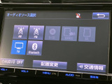 AM/FMラジオに加え、CDやSDカード、Bluetoothなど多彩なメディアに対応。お好みの音楽を、いつものドライブに手軽に楽しめます。